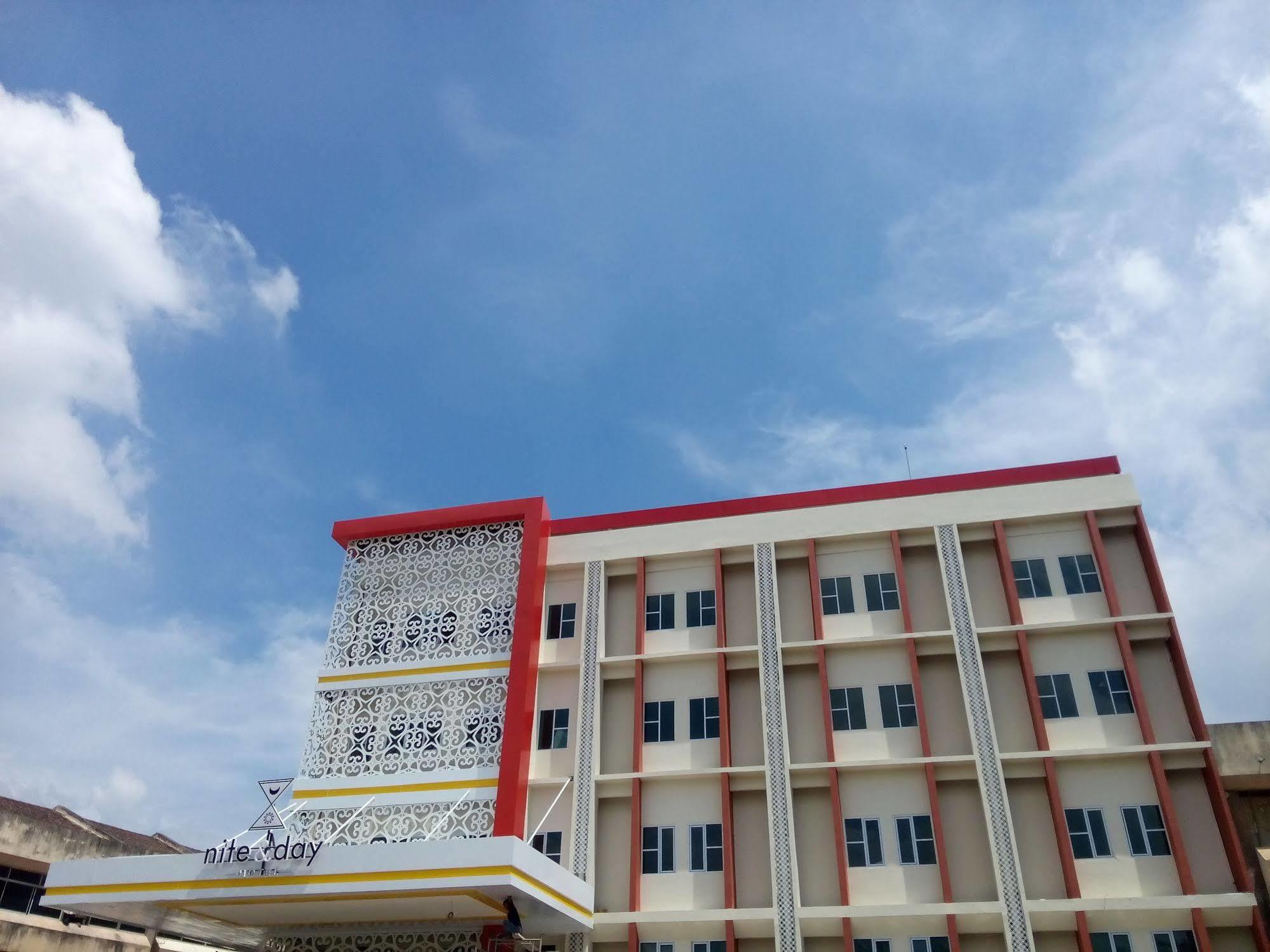 Nite And Day Batam Jodoh Square Ξενοδοχείο Εξωτερικό φωτογραφία